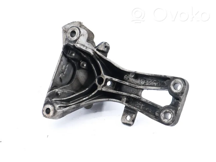 Audi A5 8T 8F Support, suspension du moteur 8K0199308A