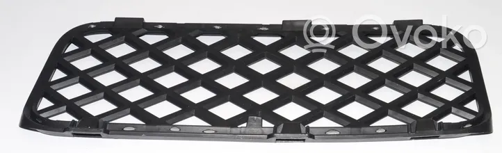 Volkswagen Touareg I Front bumper lower grill 7l6853676