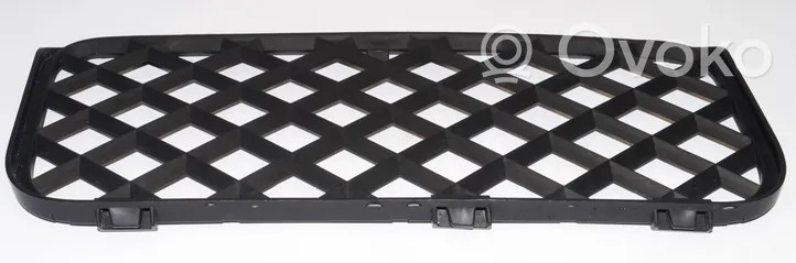 Volkswagen Touareg I Grille inférieure de pare-chocs avant 7l6853676