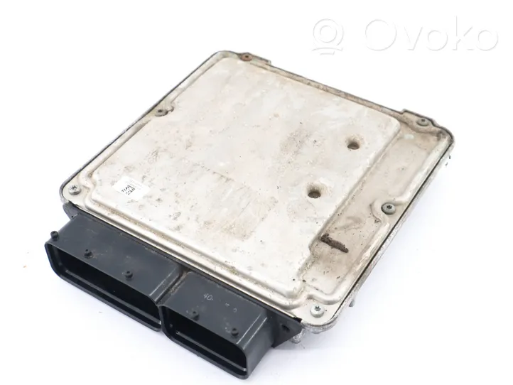 Volkswagen PASSAT CC Calculateur moteur ECU 03L907309