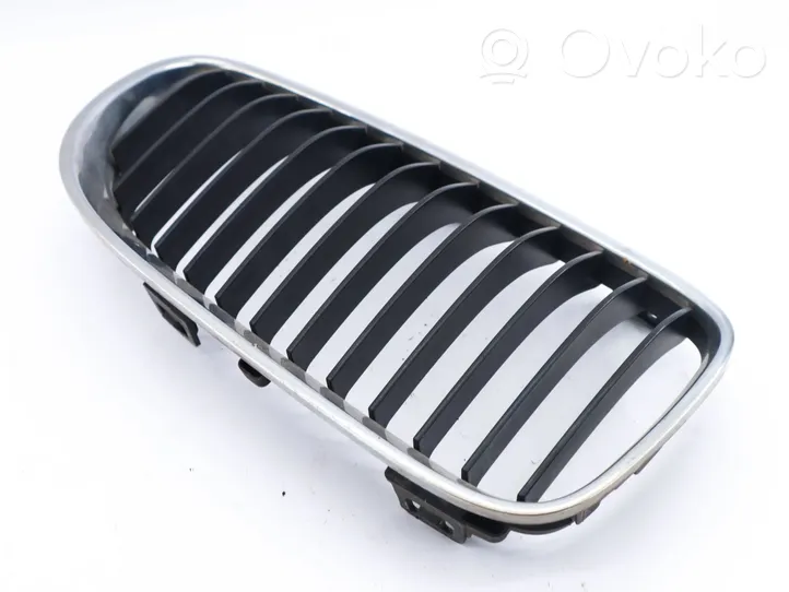 BMW 3 E92 E93 Grille calandre supérieure de pare-chocs avant 7254968