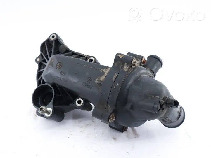 Audi A8 S8 D3 4E Pompe de circulation d'eau 079121014F