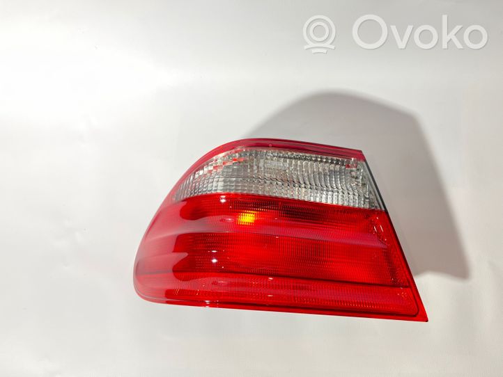 Mercedes-Benz E W210 Luci posteriori A2108203364