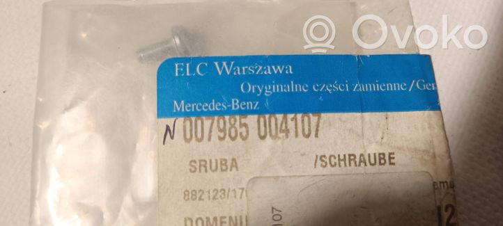 Mercedes-Benz E W210 Śruby głowicy cylindrów N007985004107