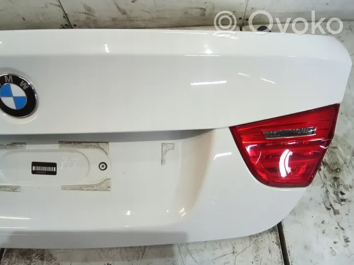 BMW 3 E90 E91 Takaluukun/tavaratilan kansi 