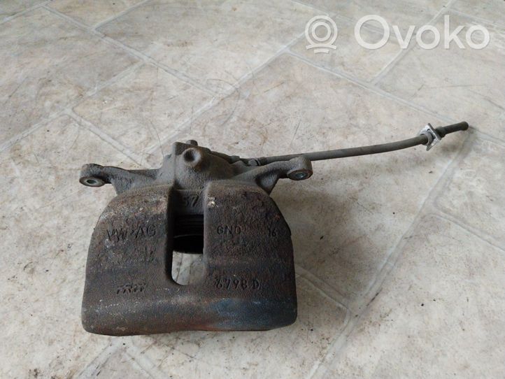 Volkswagen PASSAT B8 Caliper de freno delantero 6798D