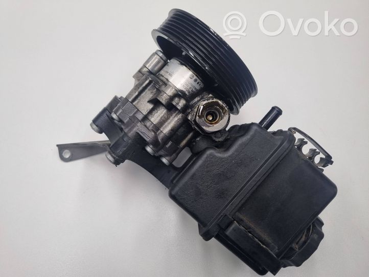 Mercedes-Benz Sprinter W906 Pompe de direction assistée A0064667801