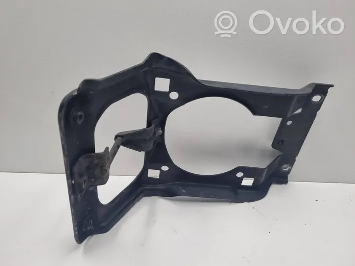 Mercedes-Benz E W211 Staffa del pannello di supporto del radiatore parte superiore A2116201916