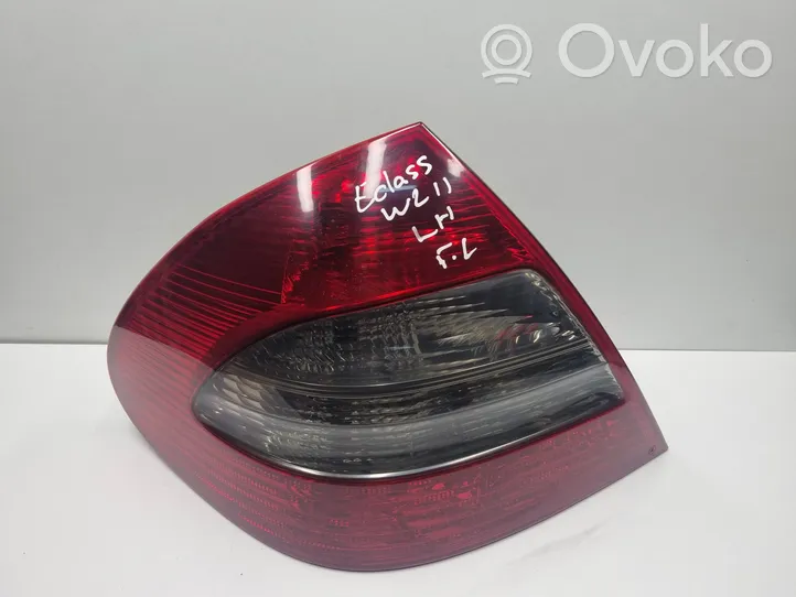 Mercedes-Benz E W211 Luci posteriori A2118202364