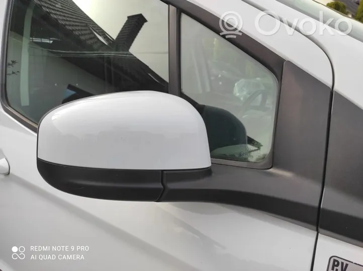 Ford Transit Courier Cita veida ārēja detaļa 