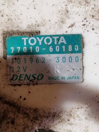 Toyota Land Cruiser (J200) Polttoainesäiliön pumppu 7701060180