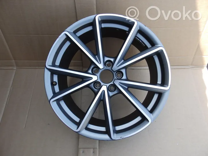 Audi A4 S4 B9 8W Felgi aluminiowe R19 