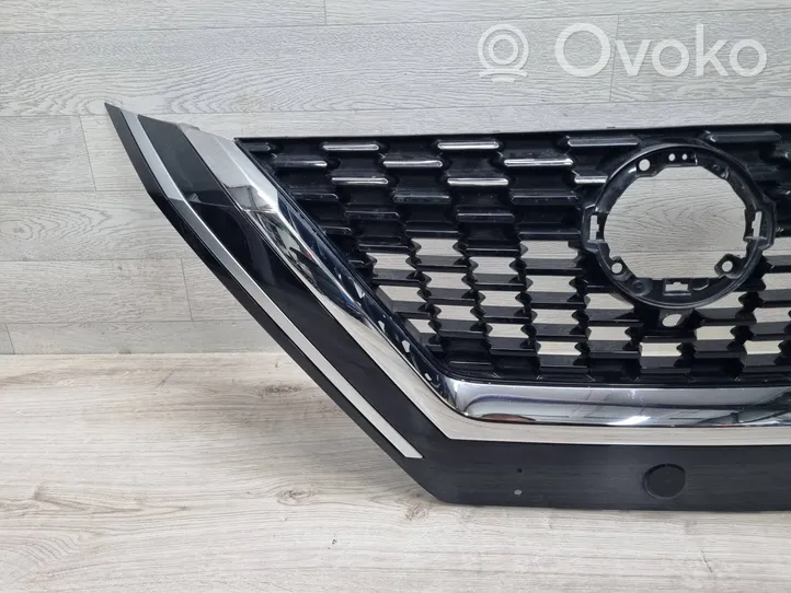 Nissan Qashqai J12 Atrapa chłodnicy / Grill 623106UA