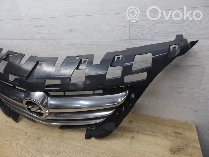 Opel Cascada Griglia superiore del radiatore paraurti anteriore 39059739
