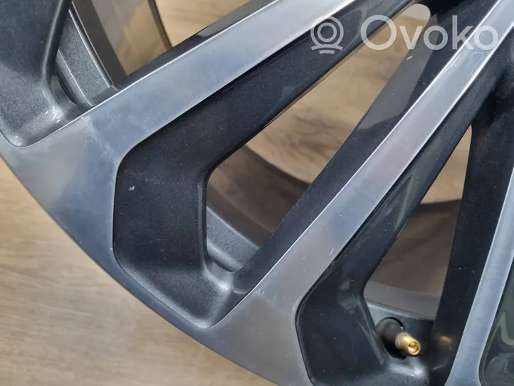 Audi Q8 e-tron Felgi aluminiowe R21 4KE601025G