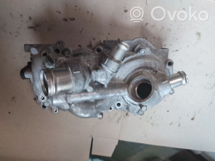 Volkswagen Golf VIII Pompe de circulation d'eau 05E121117