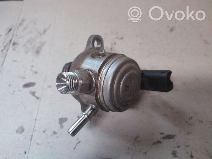 Volkswagen Golf VIII Pompe d'injection de carburant à haute pression 05CE127027A