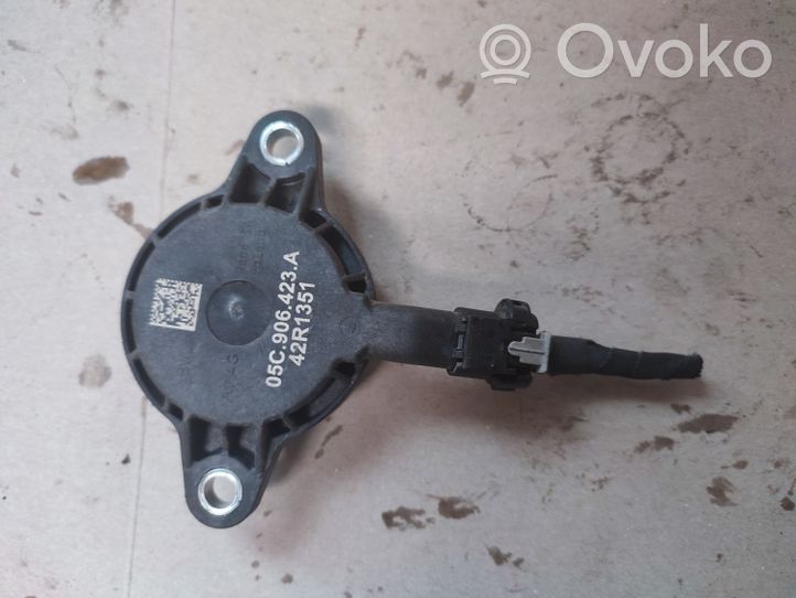 Volkswagen Golf VIII Sensore di posizione albero a camme 05C906423A