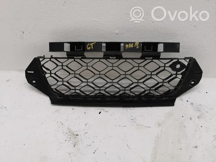 Renault Megane III Grille inférieure de pare-chocs avant 