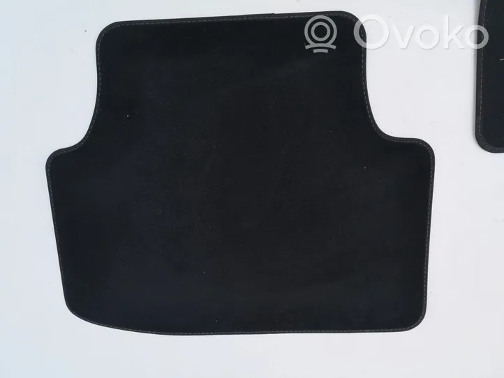 Volkswagen Golf VIII Tapis de sol avant 5H9863012B