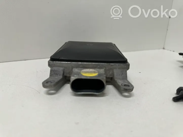 Volkswagen Touareg II Capteur radar d'angle mort 7P6907566