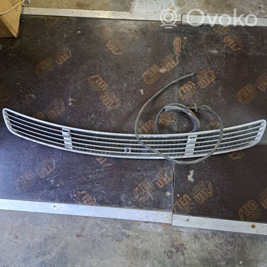 Mercedes-Benz C W203 Grille calandre de capot 3L02