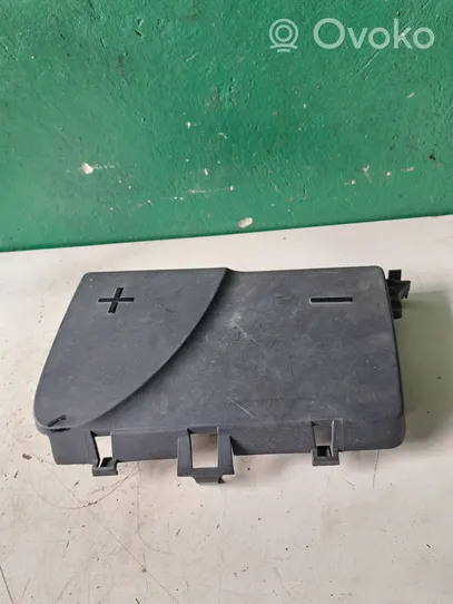 Peugeot 407 Couvercle de boîtier de batterie 9647467980