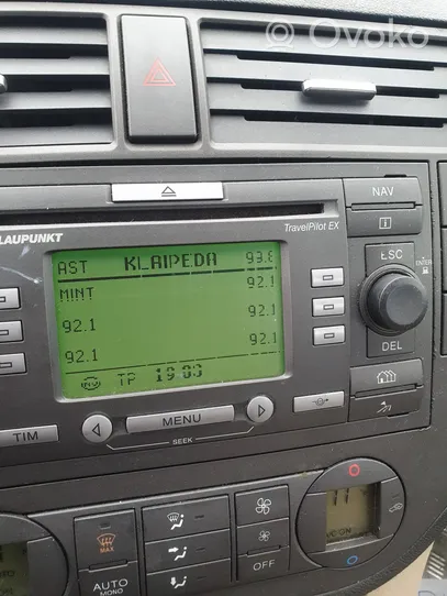 Ford Focus C-MAX Radio/CD/DVD/GPS-pääyksikkö 4M5T18K931CC