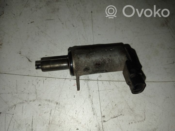 Audi A5 8T 8F Valvola di controllo dell’olio 06H103697A