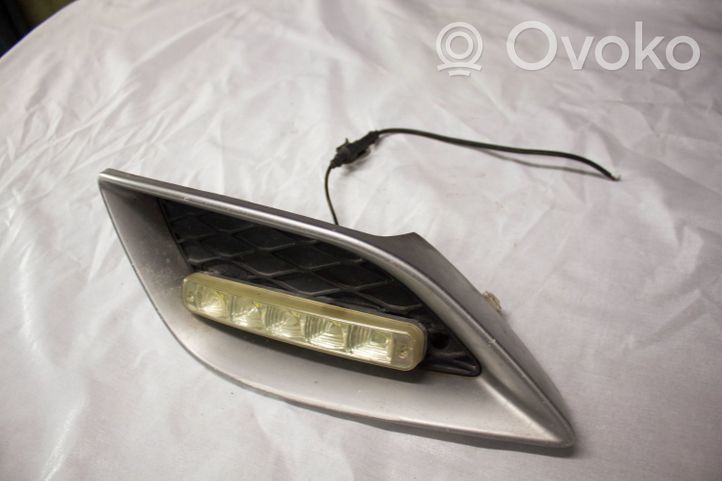 Mercedes-Benz R W251 Moldura/rejilla de la luz antiniebla delantera A2518852023