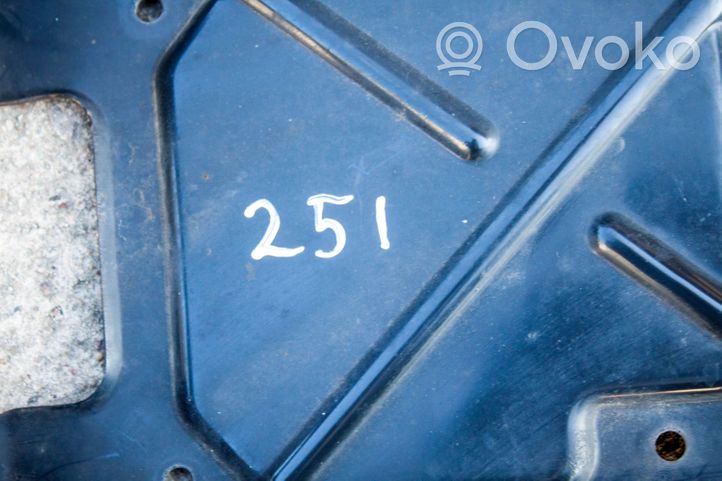 Mercedes-Benz R W251 Oberteil Schlossträger Frontträger Frontmaske 03312961