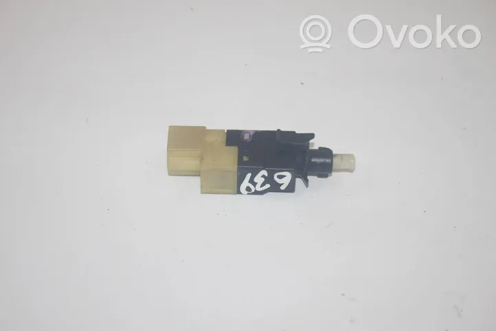 Mercedes-Benz Vito Viano W639 Brake pedal sensor switch A0015454409