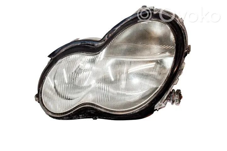 Mercedes-Benz C W203 Lampa przednia A2038201161