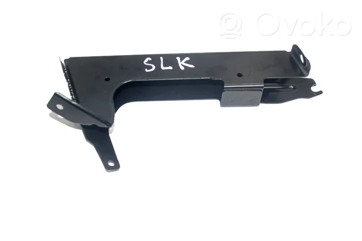 Mercedes-Benz SLK R171 Front wiper blade arm A171639