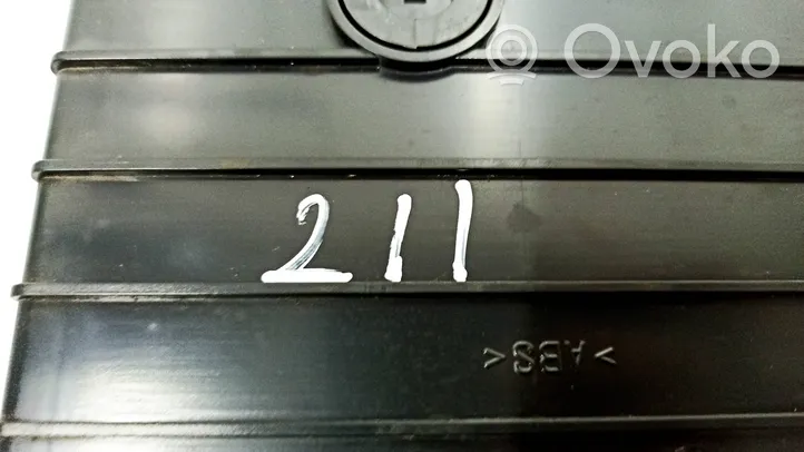 Mercedes-Benz E W211 Portabicchiere posteriore 275864