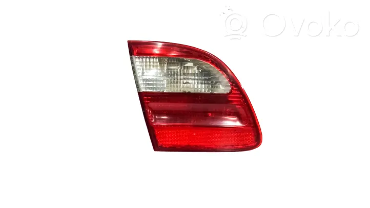 Mercedes-Benz E W211 Lampy tylnej klapy bagażnika A2118201364