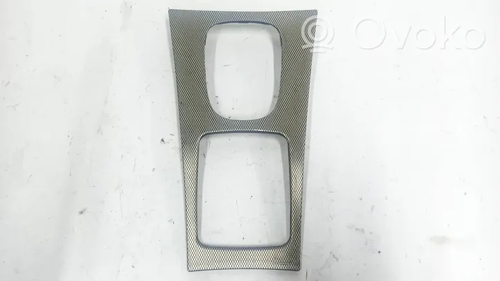 Mercedes-Benz C W203 Rivestimento in plastica cornice della leva del cambio A2036802239