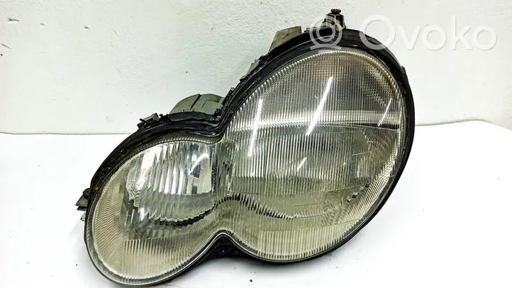 Mercedes-Benz CLC CL203 Lampa przednia 2088000175