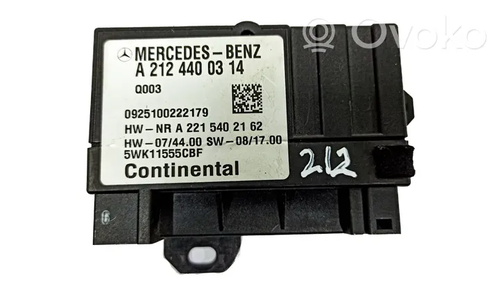 Mercedes-Benz E W212 Unité de commande / module de pompe à carburant A2124400314