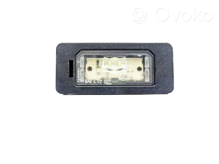 BMW 3 E92 E93 Lampa oświetlenia tylnej tablicy rejestracyjnej 65201