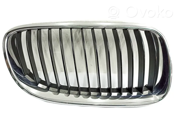 BMW 3 E92 E93 Maskownica / Grill / Atrapa górna chłodnicy 22405910