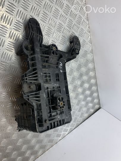 Volkswagen Golf VI Boîte de batterie 1K0915333C