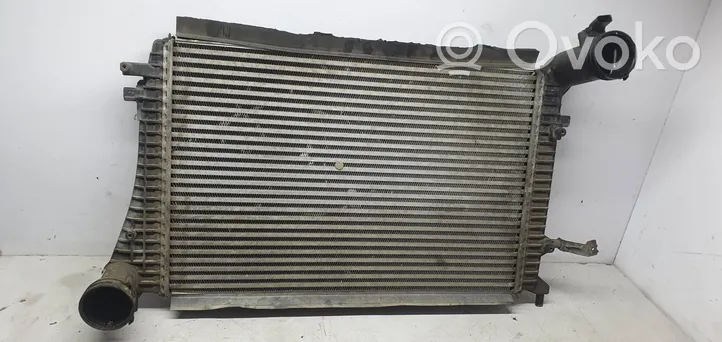 Volkswagen PASSAT B6 Chłodnica powietrza doładowującego / Intercooler 3C0145803E