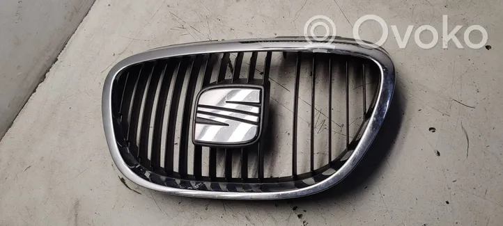 Seat Altea XL Maskownica / Grill / Atrapa górna chłodnicy 5p0853654