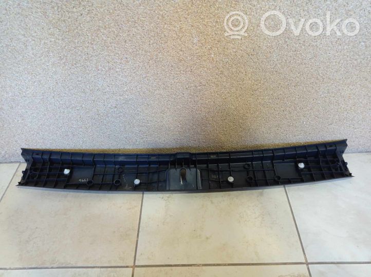 Toyota Highlander XU50 Protection de seuil de coffre 583870E050