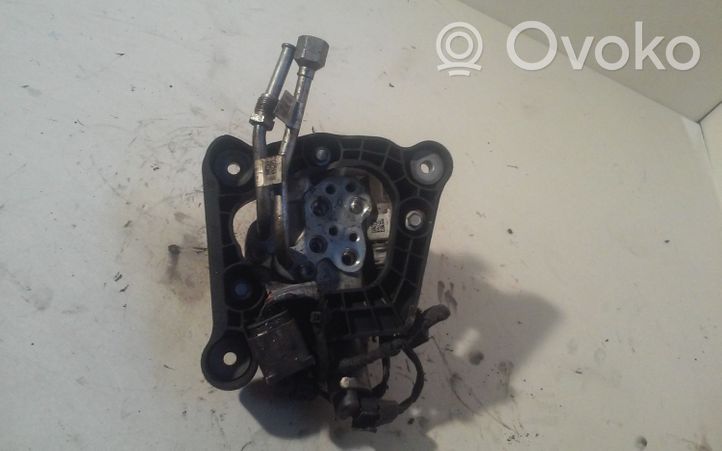 BMW 7 F01 F02 F03 F04 Compressore sospensioni pneumatiche 6775258