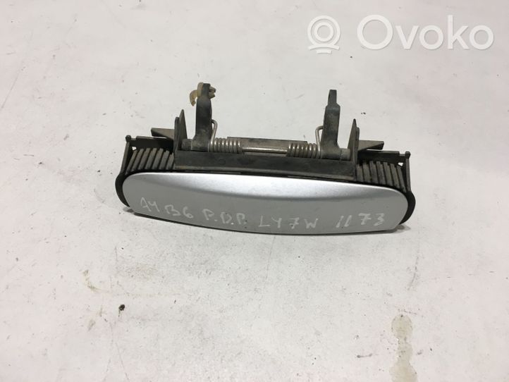 Audi A4 S4 B6 8E 8H Klamka zewnętrzna drzwi przednich 4B0839885