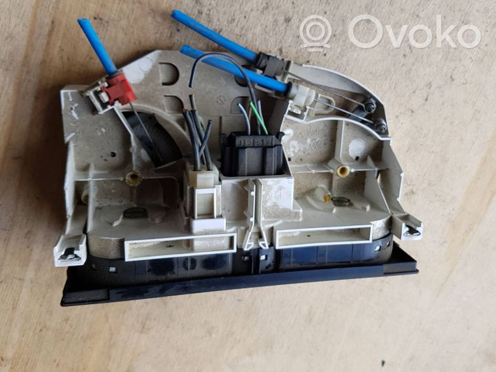 Volkswagen PASSAT B5 Climate control unit 1J0819045D