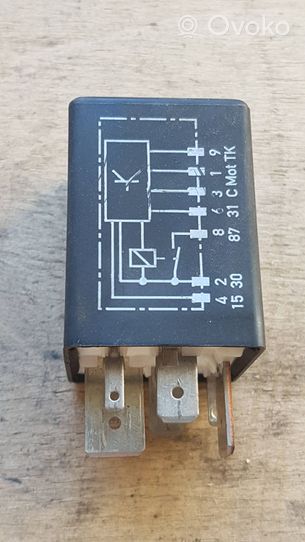 Volkswagen Golf IV Relè pompa del carburante 898050000