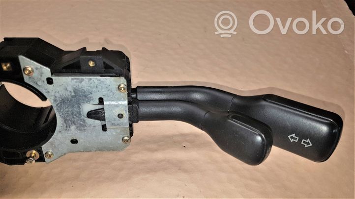 Audi A6 S6 C4 4A Leva/interruttore dell’indicatore di direzione e tergicristallo 4D0953513A